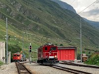 06.08.2019 MGB SACE Zug beim Lokomotivenwechsel im Bahnhof Realp