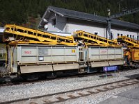 29.09.2017 RhB Xa-u 9463 Altschotterwagen im MGB Bahnhof Oberwald