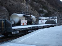 30.12.2016 MGB R 2763 Rungenwagen im Güterterminal Bockbart in Visp
