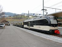 10.04.2019 MOB Belle Epoche Zug im Bahnhof Zweisimmen